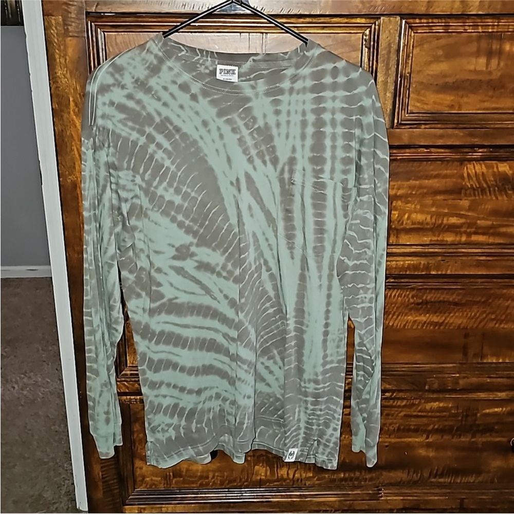 women’s sz medium VS Pink long sleeve tie dye top